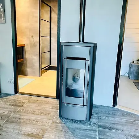 Beautiful House On An Island Near Amsterdam 度假居