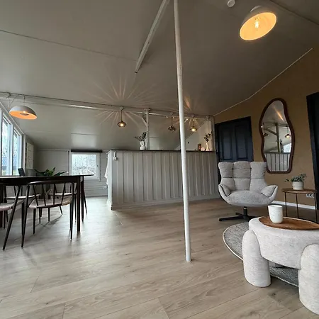 Beautiful House On An Island Near Amsterdam Oude Meer